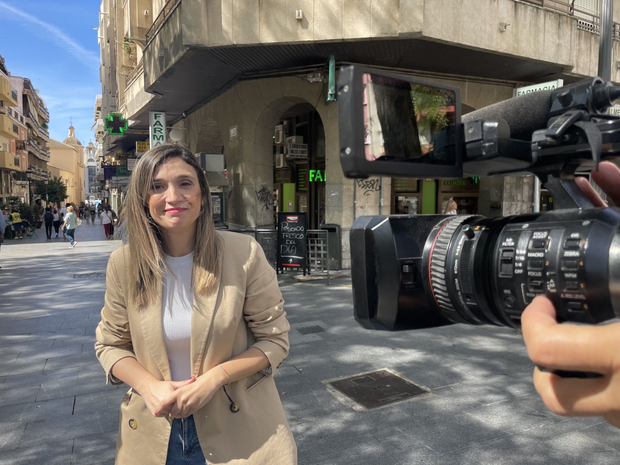María Márquez critica la falta de apuesta del Gobierno de Moreno Bonilla por lo público: “Despide a un millar de interinos mientras hace contratos a dedo”
