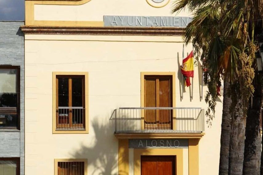 PSOE de Alosno pide al PP en el Ayuntamiento que retire el vídeo de la radio municipal en el que se incita a beber a los jóvenes durante las fiestas