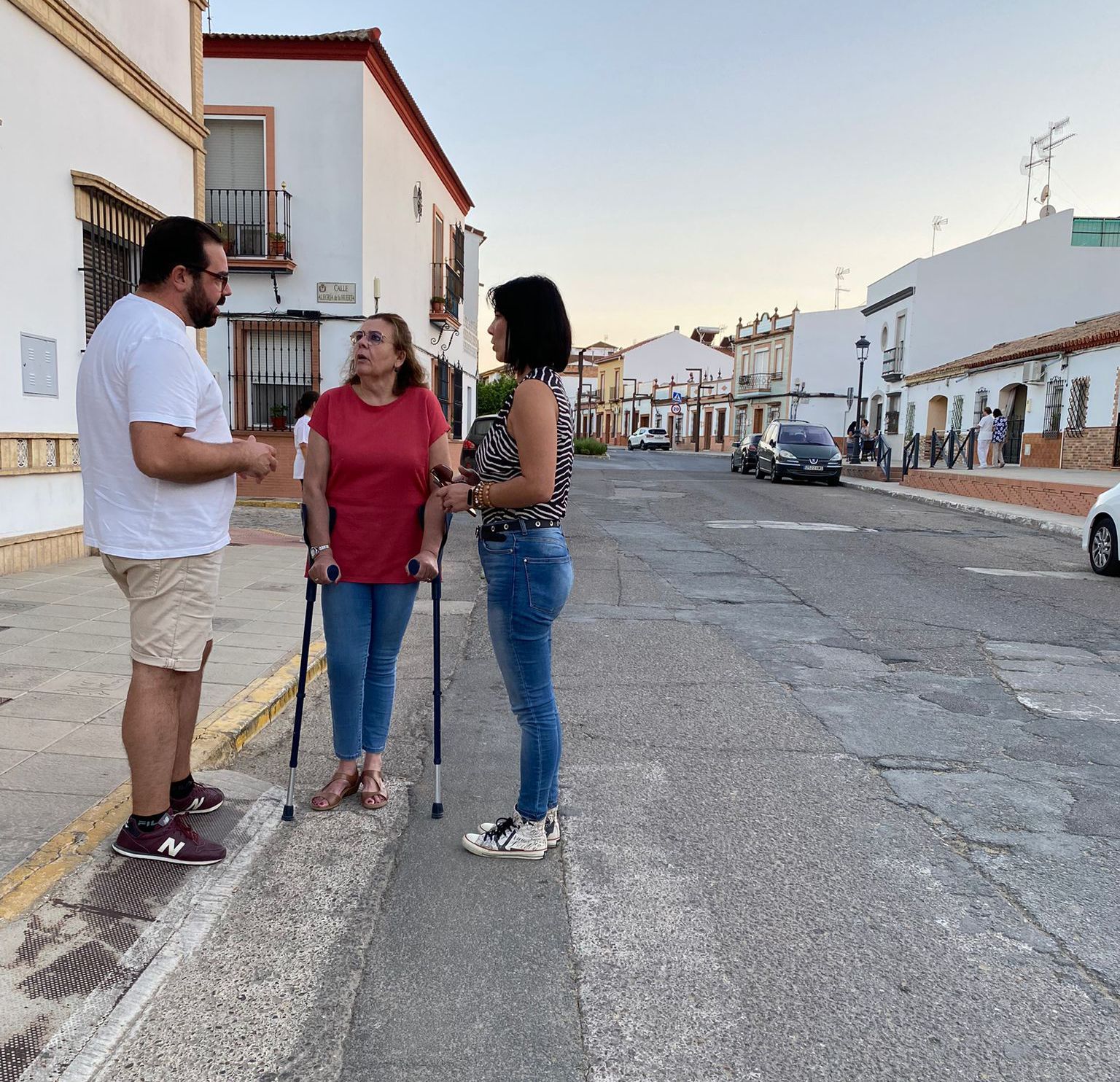 La Avenida de La Zarcilla de la Palma del Condado, “una pesadilla para el vecindario por unas obras mal ejecutadas y que no terminan”, denuncia el PSOE