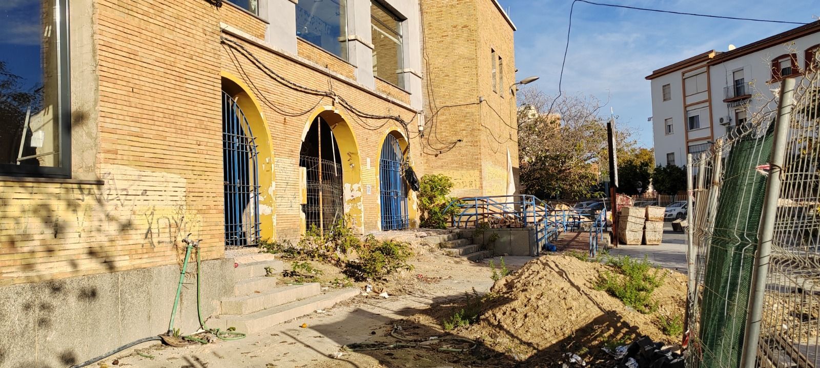 El PSOE lamenta que las obras del Mercado de San Sebastián sigan paralizadas cinco meses después