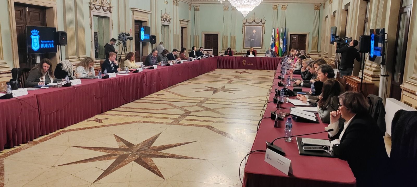 El PSOE lamenta que Pilar Miranda apruebe unos presupuestos que “paralizan Huelva”  con el único apoyo de Vox