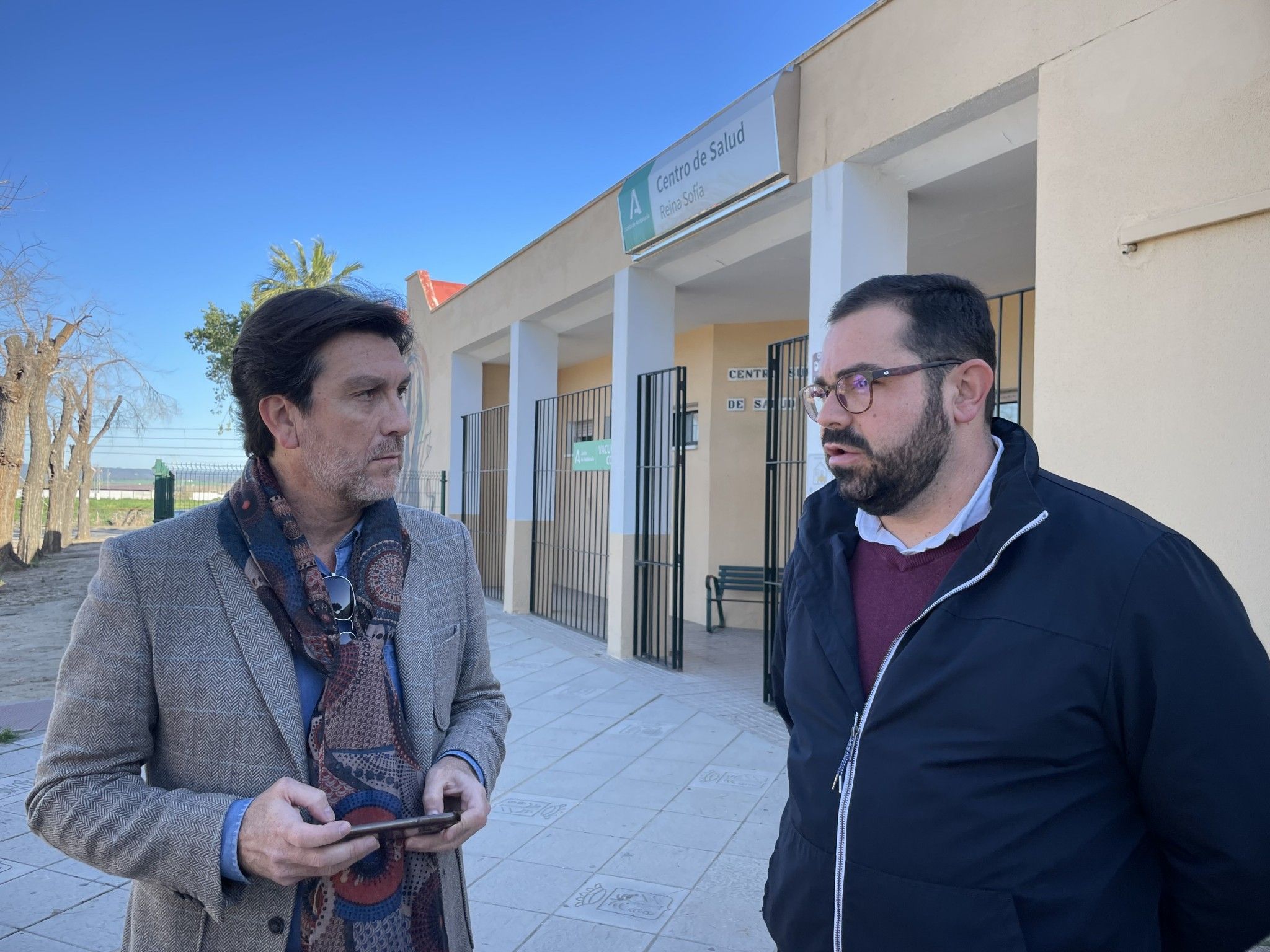 El PSOE denuncia el estado del centro de salud de La Palma del Condado que, sin director desde junio, carece de materiales, mantenimiento y médicos