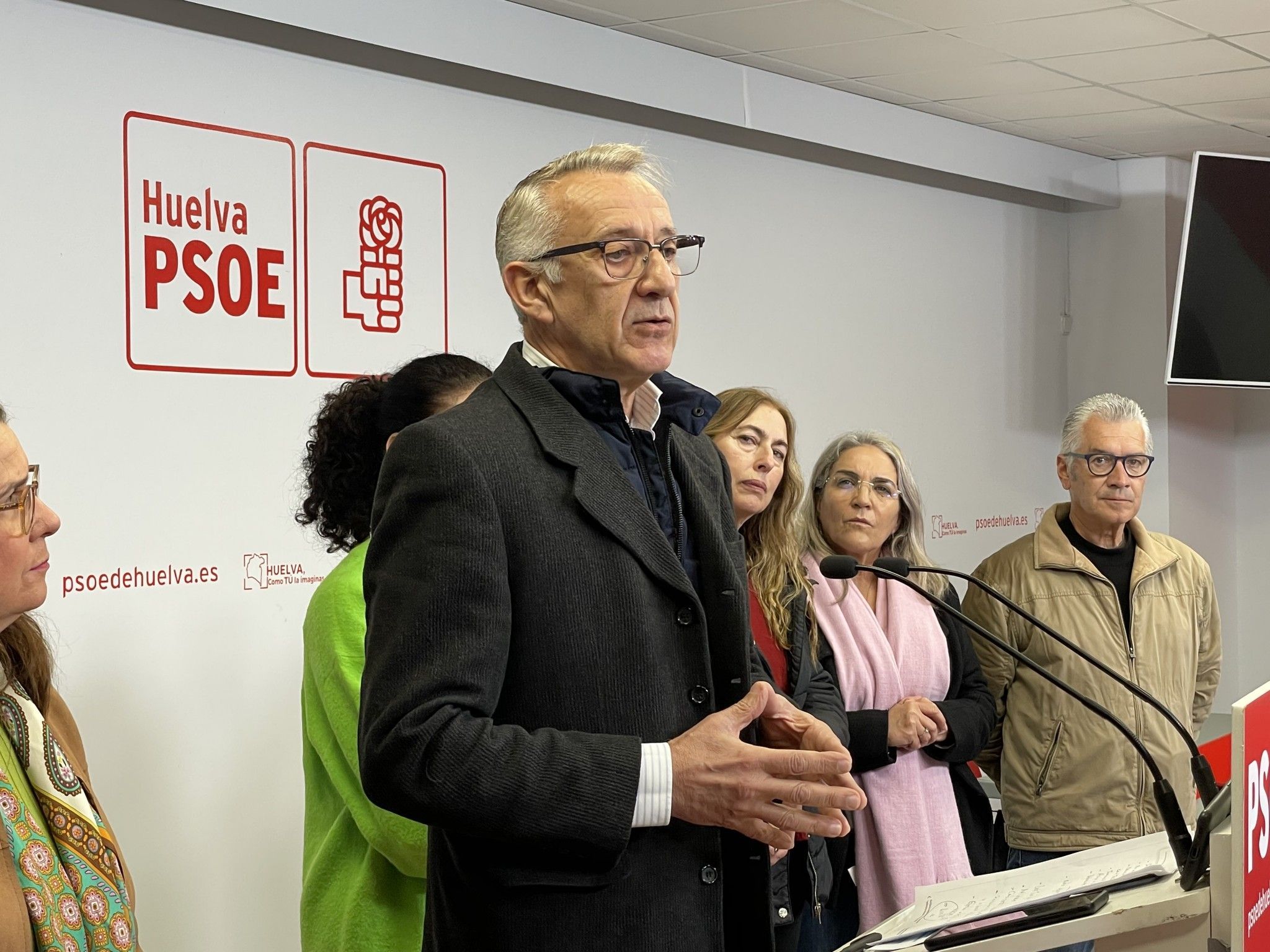 El alcalde de Bonares, Juan Antonio García, interpondrá denuncia ante el atentado sufrido contra su intimidad