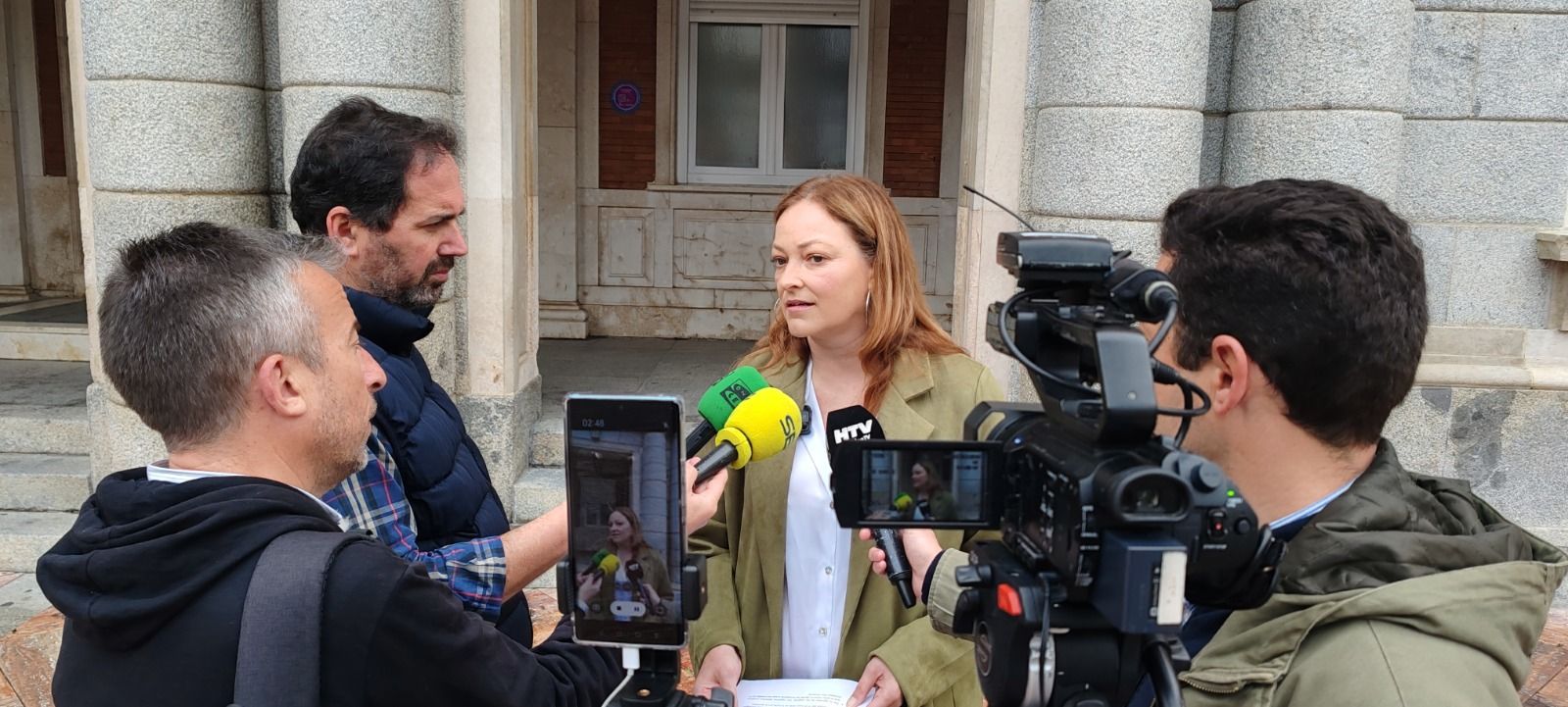 El PSOE pide la dimisión del concejal responsable del taller de limpieza para mujeres y la recuperación de la Concejalía de Igualdad