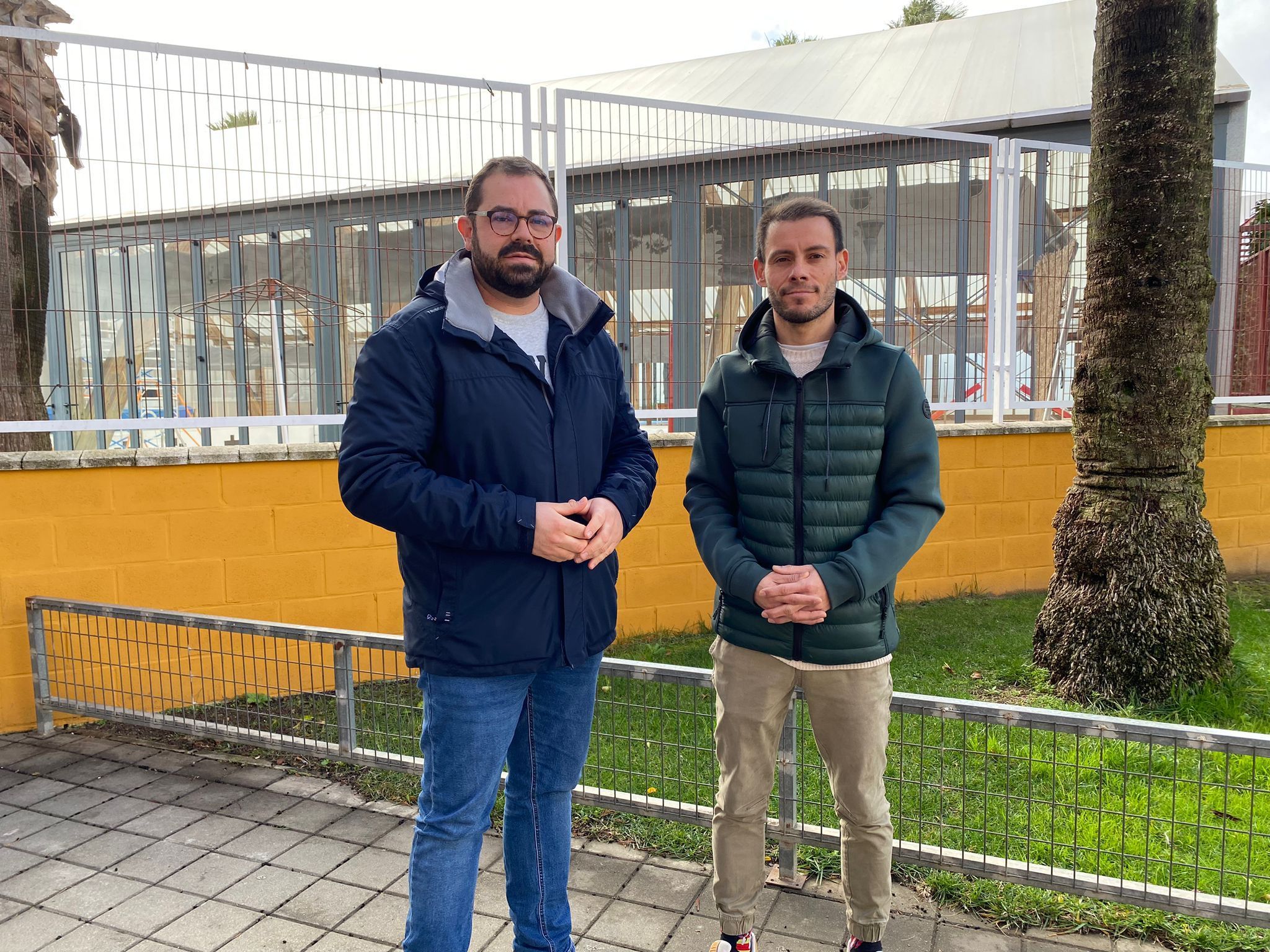 El PSOE de La Palma del Condado pide al alcalde explicaciones por el retraso en la apertura de la piscina, que lleva dos meses y medio cerrada