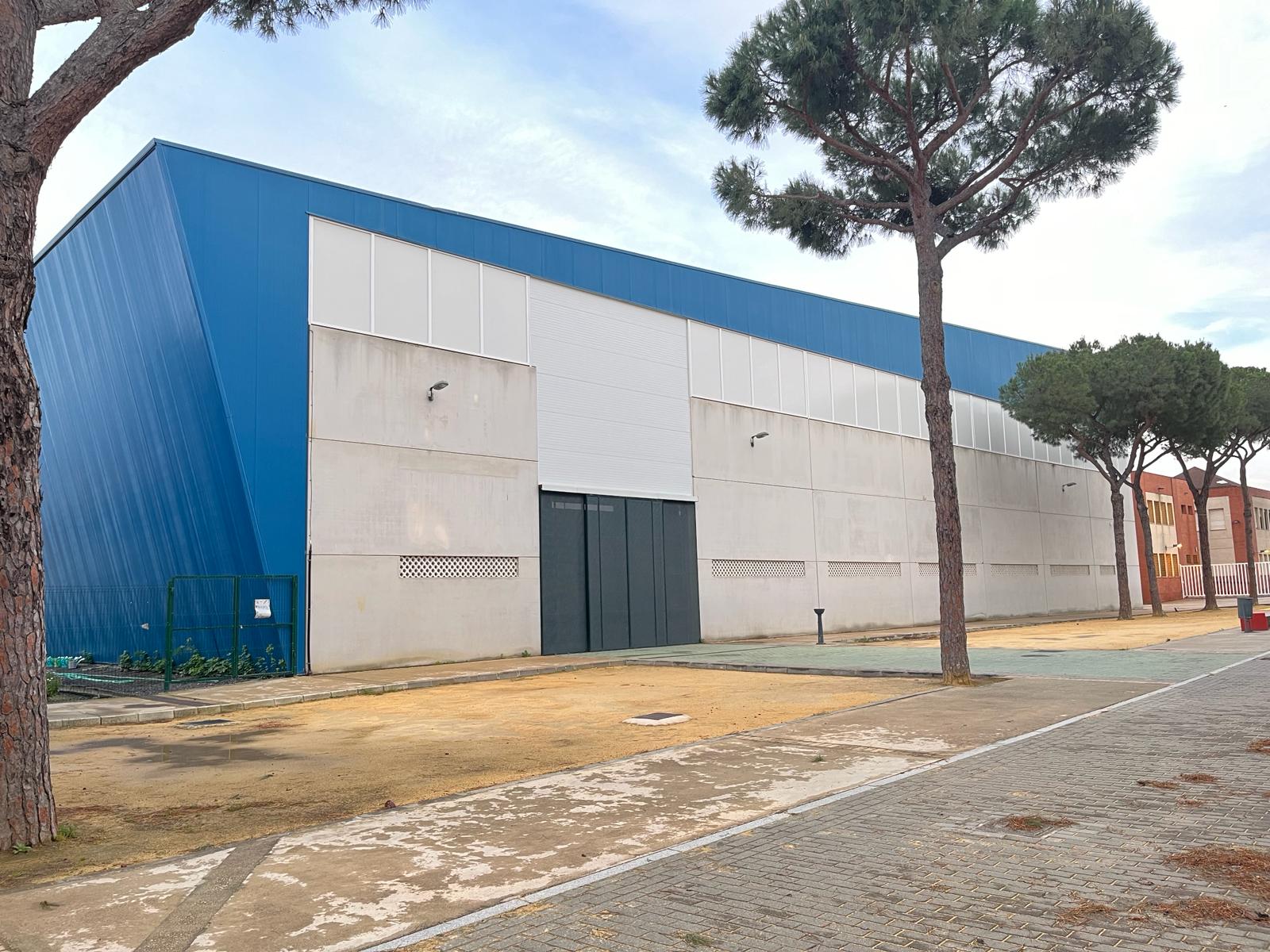 El PSOE de Aljaraque reclama al alcalde la limpieza de la pista polideportiva del colegio El Puntal, “abandonada y un peligro para los escolares”