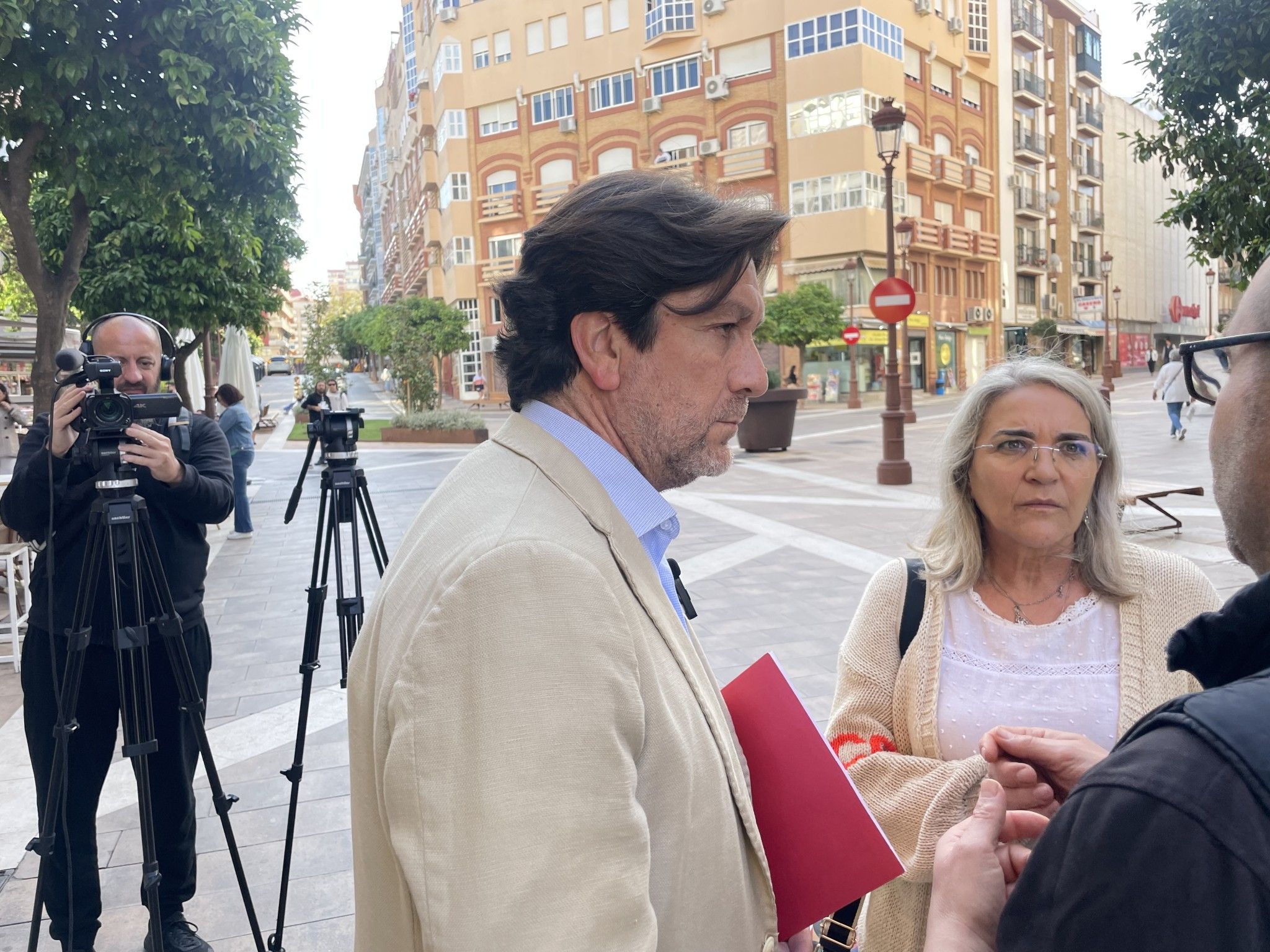 Enrique Gaviño dice que las declaraciones de Moreno Bonilla sobre el Materno Infantil «son un insulto» y no lo hace «porque no quiere»