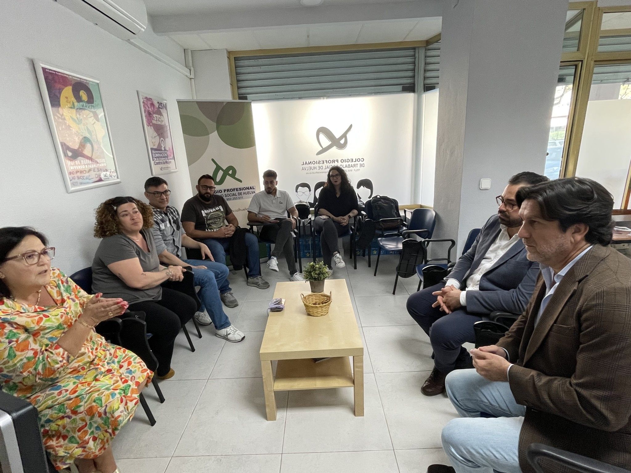 El PSOE muestra su apoyo a los trabajadores sociales, agraviados por el nuevo decreto de simplificación de la Junta