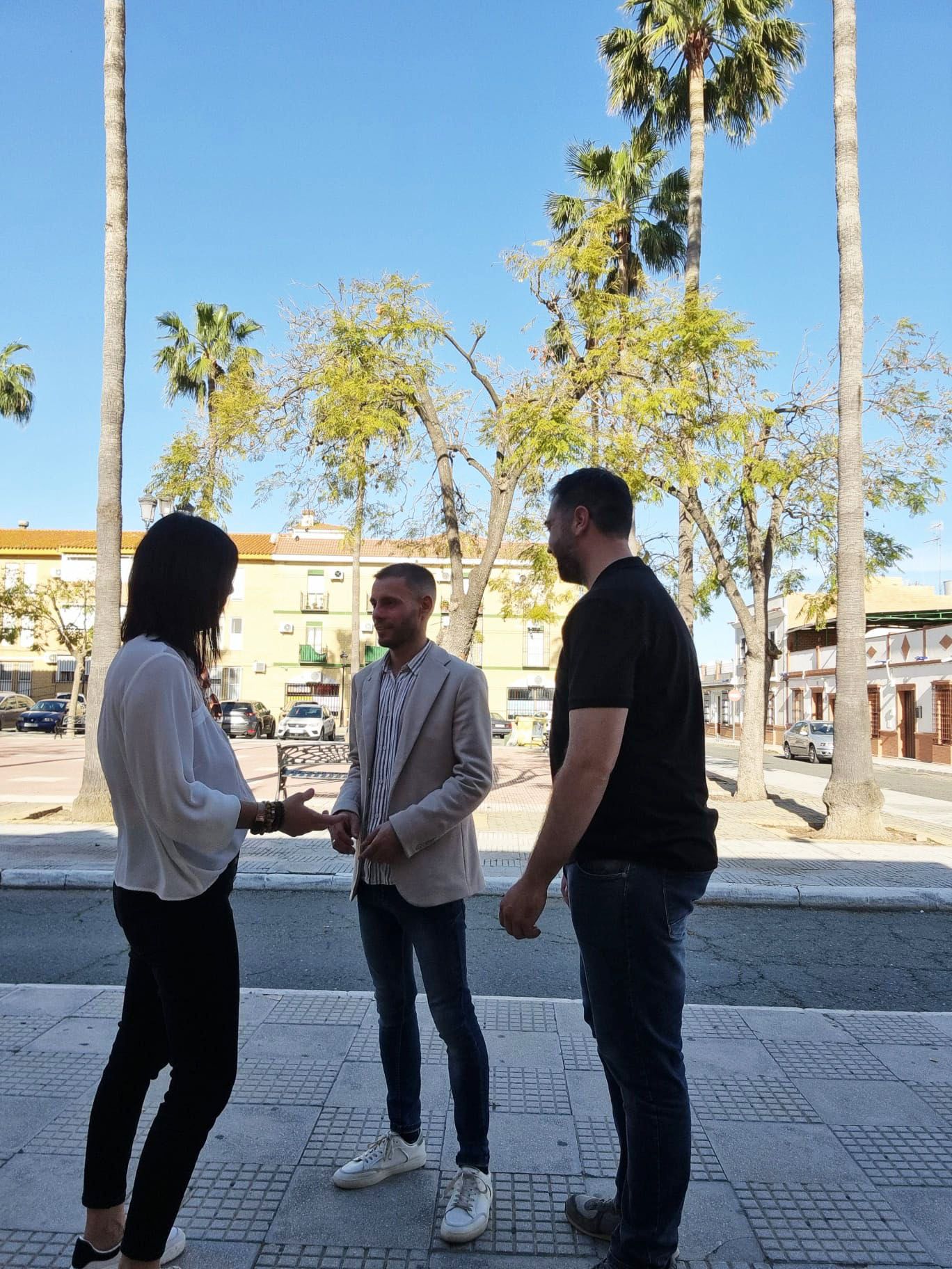 El PSOE de La Palma denuncia el abandono de vías públicas y pide al Ayuntamiento que actúe en el entorno de la plaza San Juan Bautista