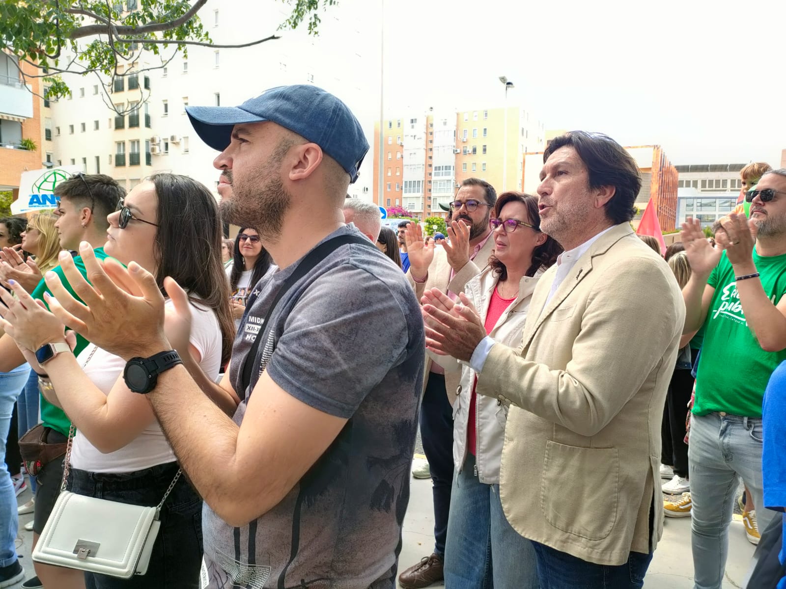 El PSOE pide a Moreno Bonilla que escuche a la comunidad educativa en su basta ya a los recortes en la educación pública y más recursos