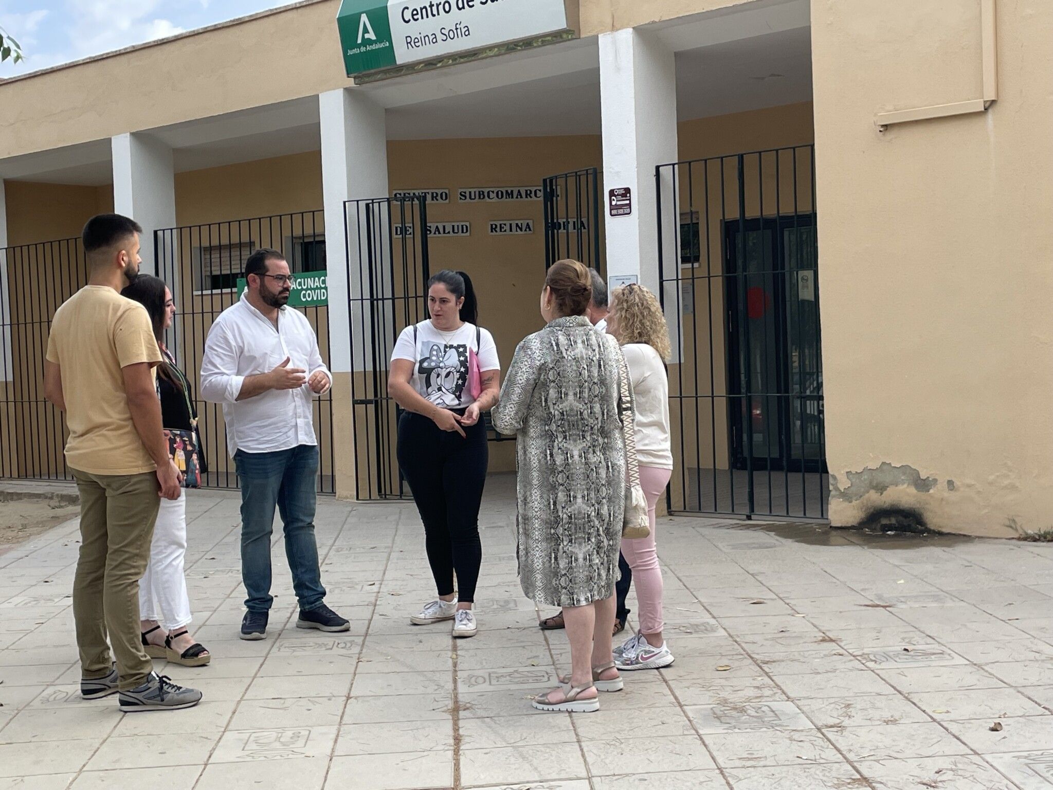 Rogelio Pinto denuncia el abandono del centro de salud de La Palma del Condado por parte del PP