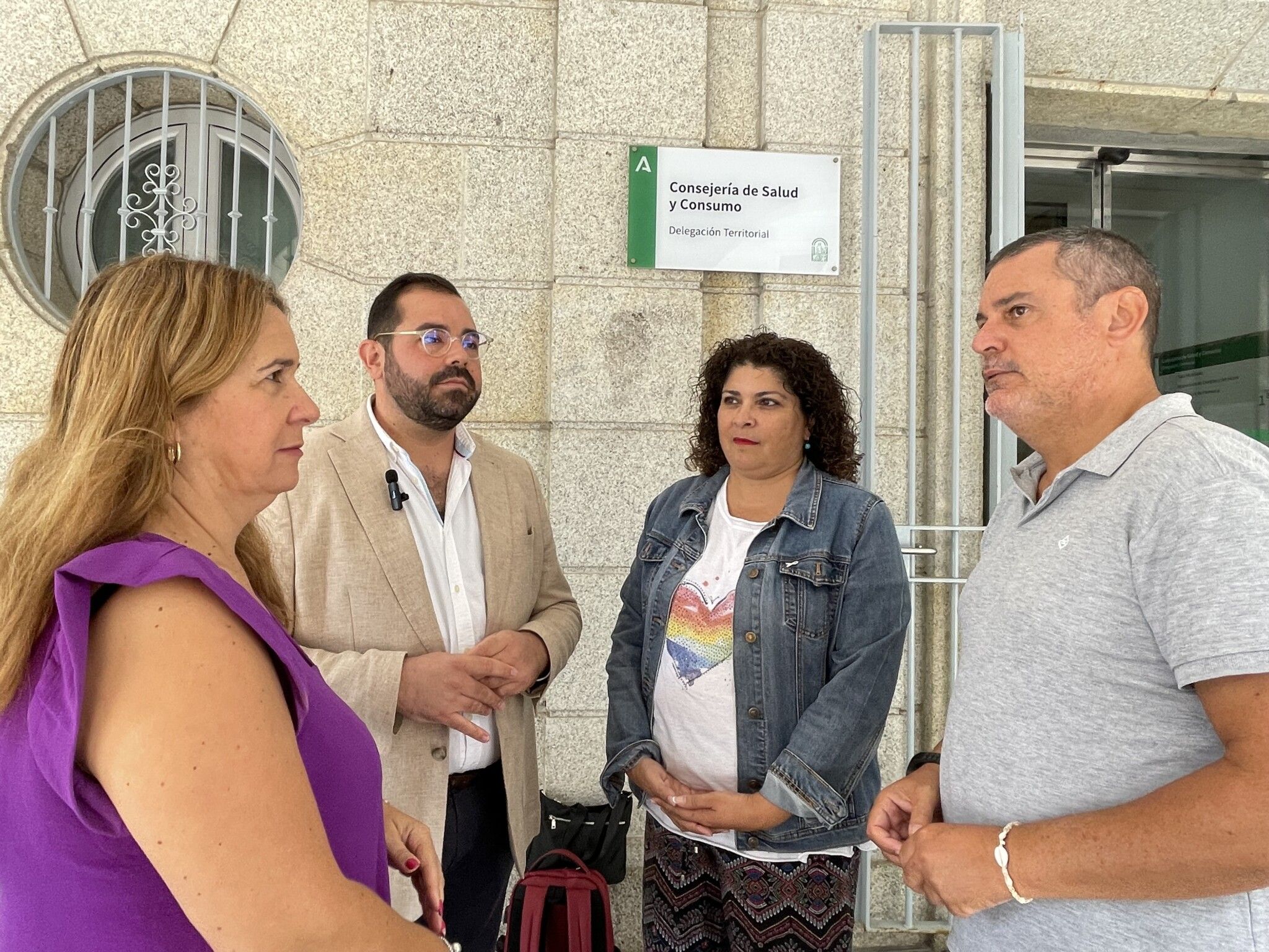 El PSOE reprocha a Moreno Bonilla el “ataque brutal” a los jóvenes de Huelva quitándoles dinero del Bono de Alquiler Joven para llevarlos a otras provincias