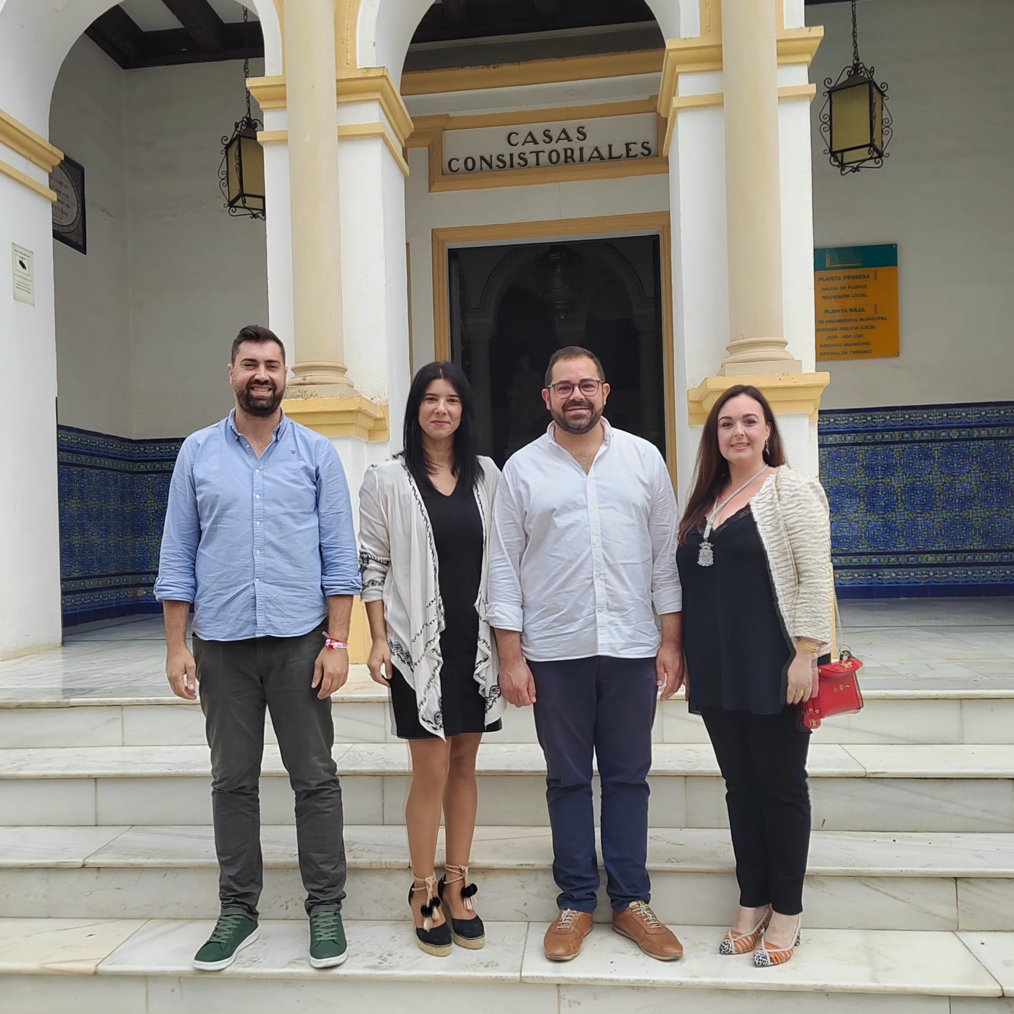 El PSOE de La Palma del Condado denuncia la privatización del servicio municipal de recogida de basura y advierte de una subida brutal de las tasas