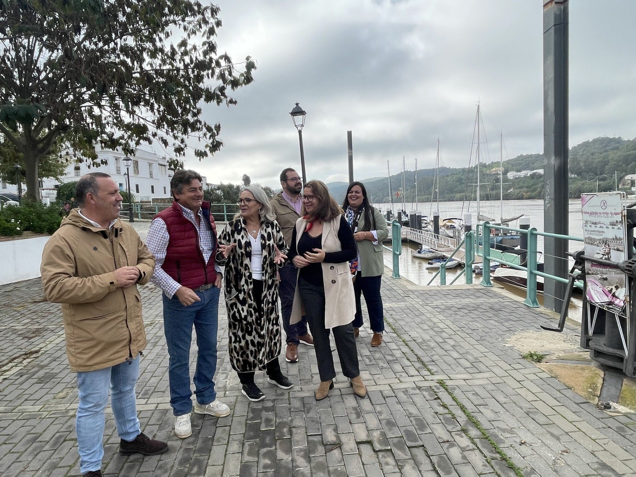 El PSOE acusa al PP de “mentir sin pudor” y señala a la Junta como única responsable del retraso del puente entre Sanlúcar de Guadiana y Alcoutim