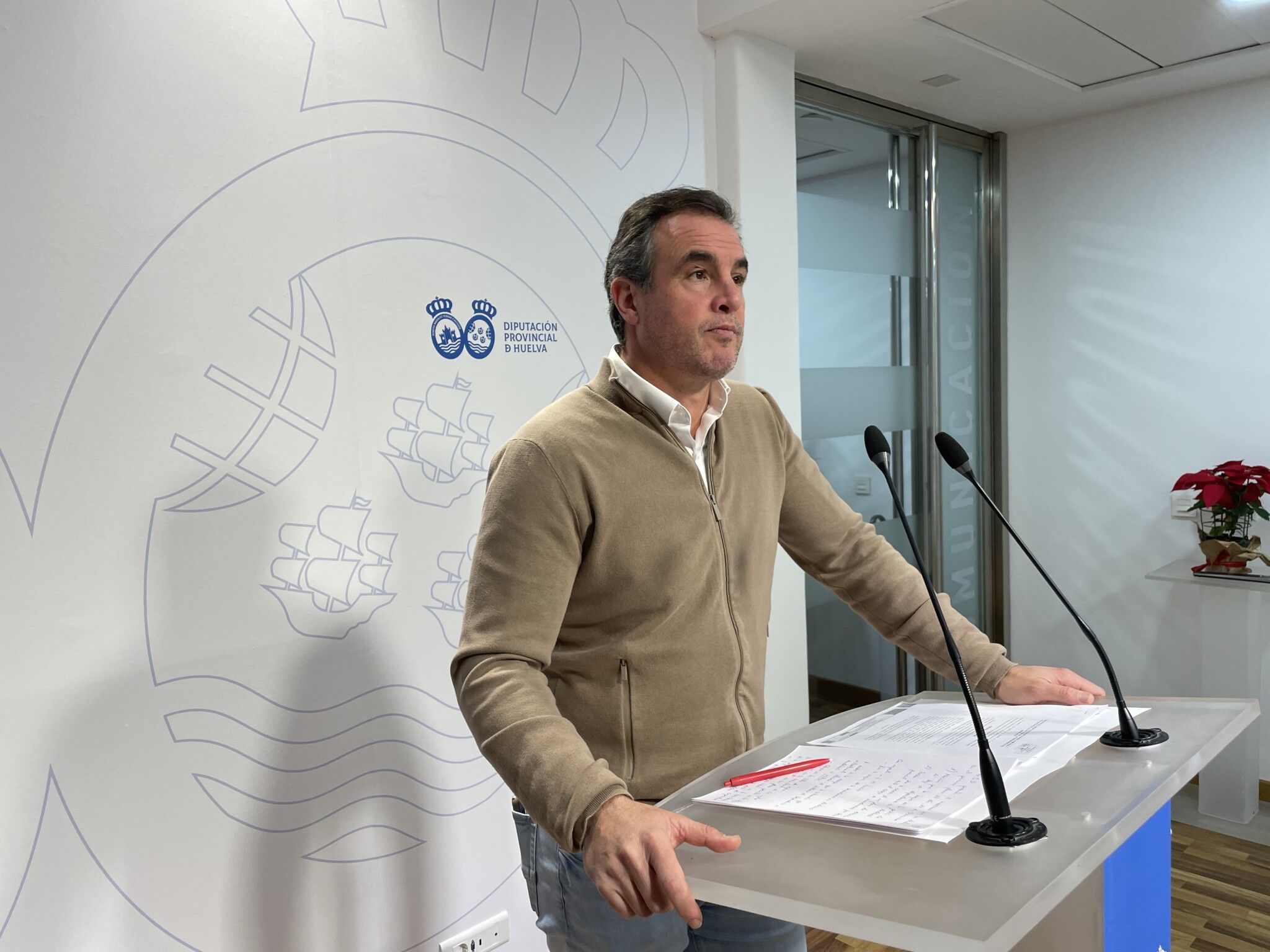 El PSOE pedirá en el próximo pleno de la Diputación provincial instar al Gobierno de Moreno Bonilla más eficacia con la Ley de la Dependencia y un plan de evacuación ante inundaciones y tsunamis