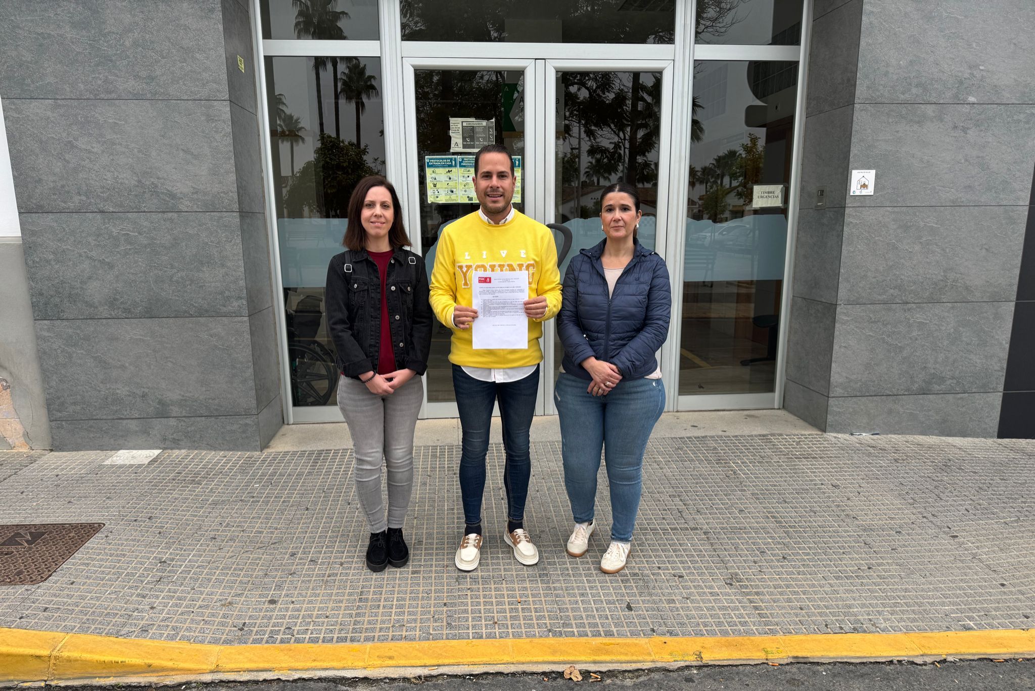 La Junta sigue sin recibir, 10 meses después, a los concejales del PSOE de Rociana para tratar la implantación del Bachillerato y mejoras en el consultorio municipal