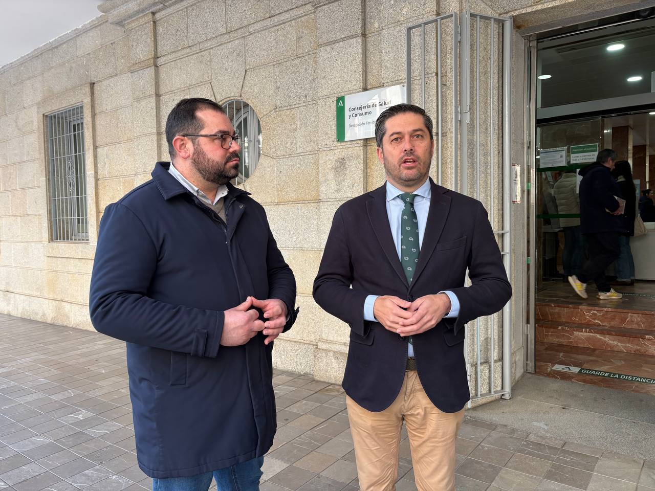 Baluffo acusa a Moreno Bonilla de abandonar la sanidad pública y paralizar infraestructuras claves como el Materno Infantil y los chares de Aracena y Bollullos