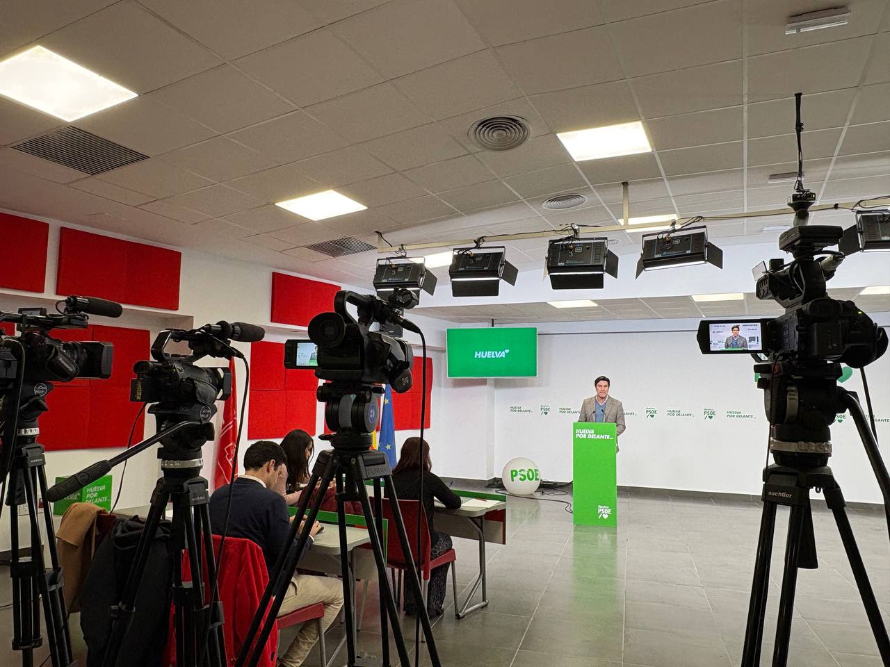 Gaviño traslada la solidaridad de los socialistas con los afectados por el temporal y pone en valor el despliegue de 10.000 efectivos del Gobierno de España