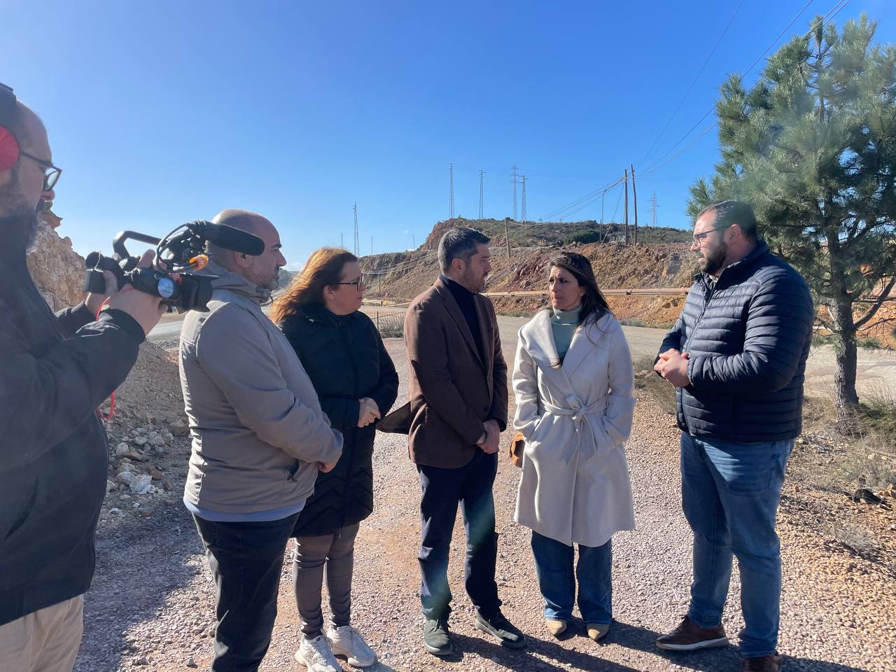 Baluffo acusa a Moreno Bonilla de “condenar a la Sierra y la Cuenca Minera al abandono” con carreteras tercermundistas y sin inversión