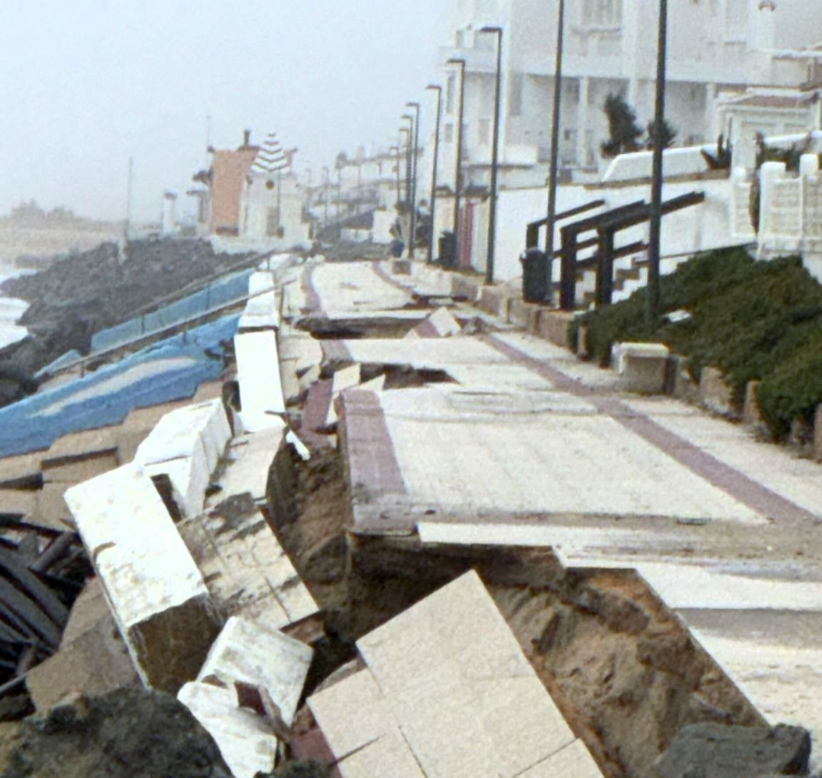 PSOE de Almonte llevará otra vez a pleno exigir al alcalde que autorice al Gobierno la intervención urgente en el Paseo Marítimo de Matalascañas