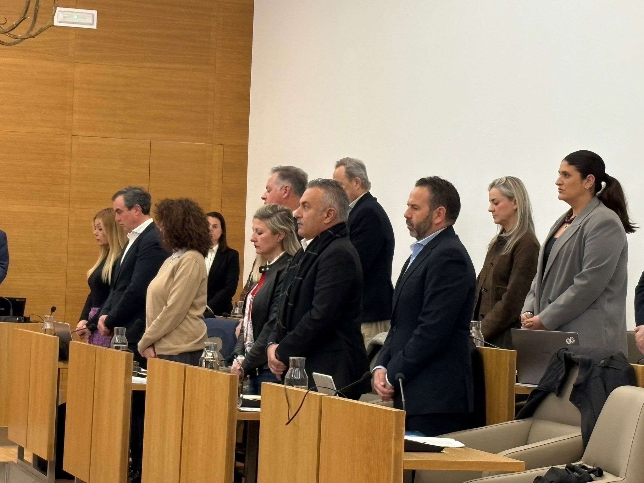El PP en Diputación vuelve a dar la espalda a la sanidad pública y al viñedo del Condado con el rechazo a dos mociones vitales para Huelva