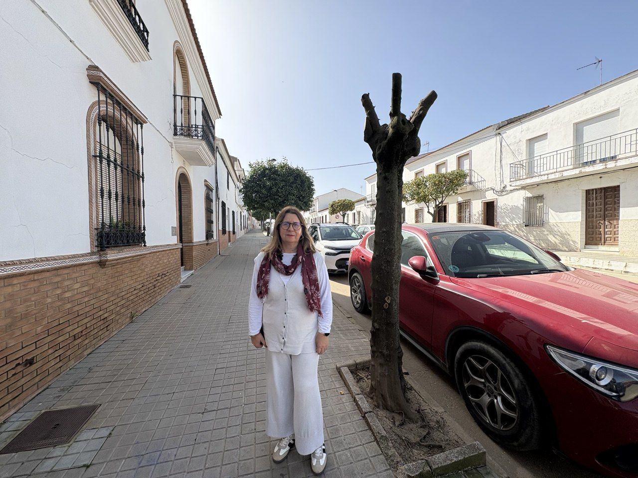 El PSOE de Beas exige explicaciones al alcalde por la “brutal poda” de los naranjos del municipio