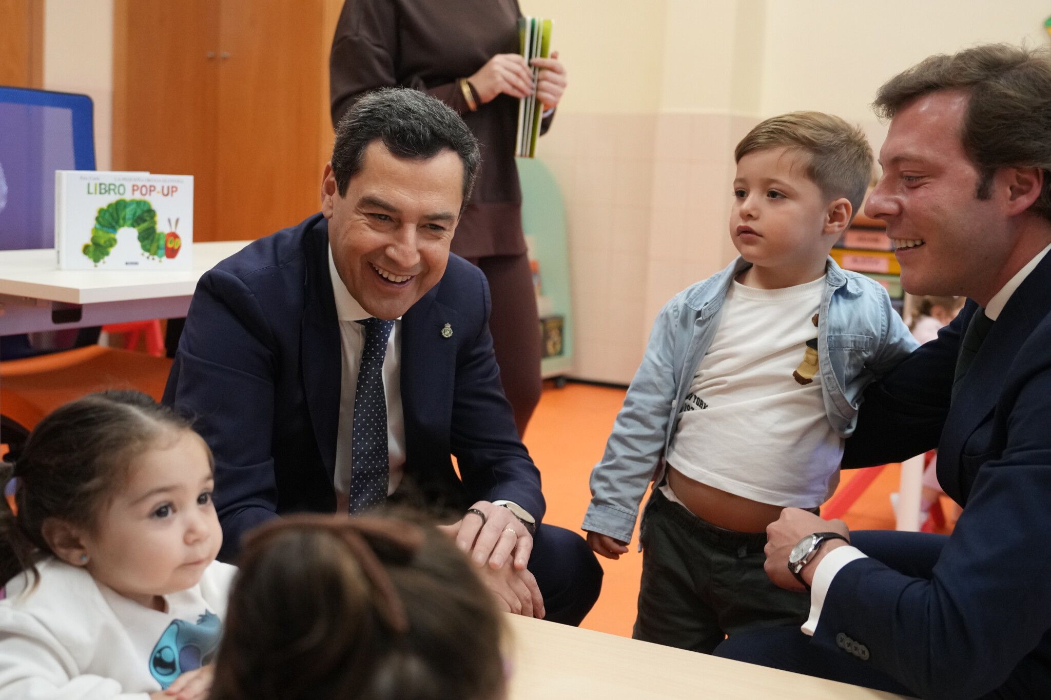 Moreno Bonilla ha eliminado 21 aulas de Infantil y Primaria en Huelva capital durante los últimos cuatro años