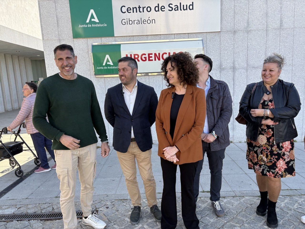 El PSOE exige en Gibraleón el segundo equipo de urgencias y llama a revertir el 17 de mayo el modelo privatizador Moreno Bonilla