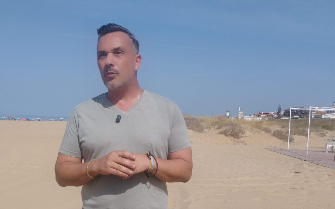 El PSOE de Punta Umbría denuncia que el Plan de Playa vuelve a llegar tarde y exige eximir del canon de junio a los chiringuitos afectados por la mala gestión municipal